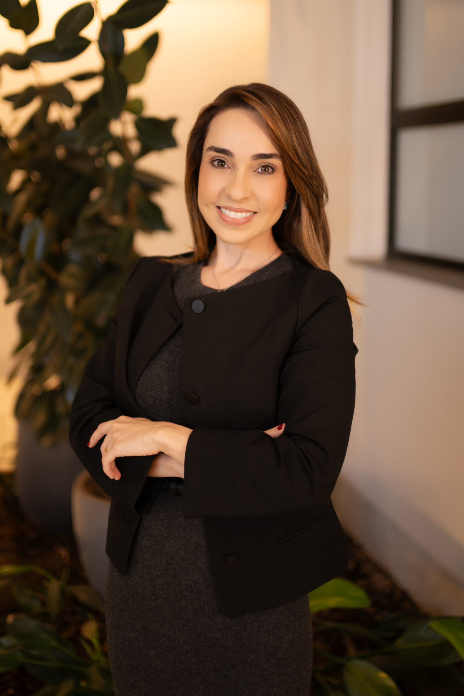 Retrato da Dra. Mariana Morais, ginecologista em Araguari